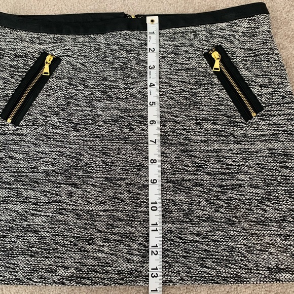 Express Skirt - Picture 6 of 6